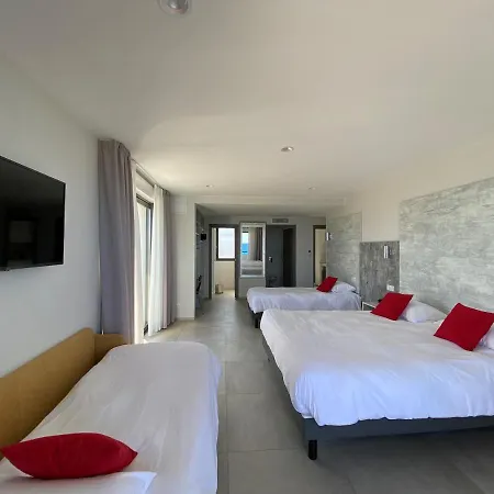 L'isula Marina 3* L'Ile-Rousse (Corsica)