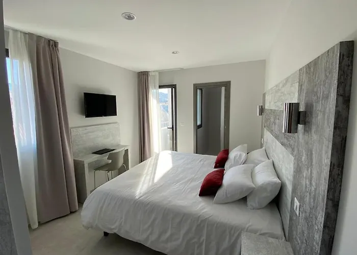 L'isula Marina LʼÎle-Rousse